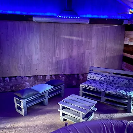 Du Faye Avec Jacuzzi Prive דירה *