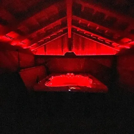 דירה Du Faye Avec Jacuzzi Prive