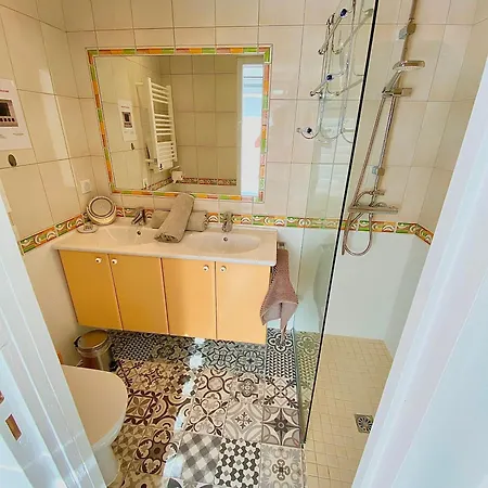 Du Faye Avec Jacuzzi Prive דירה